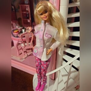 1996 Pet Doctor Barbie